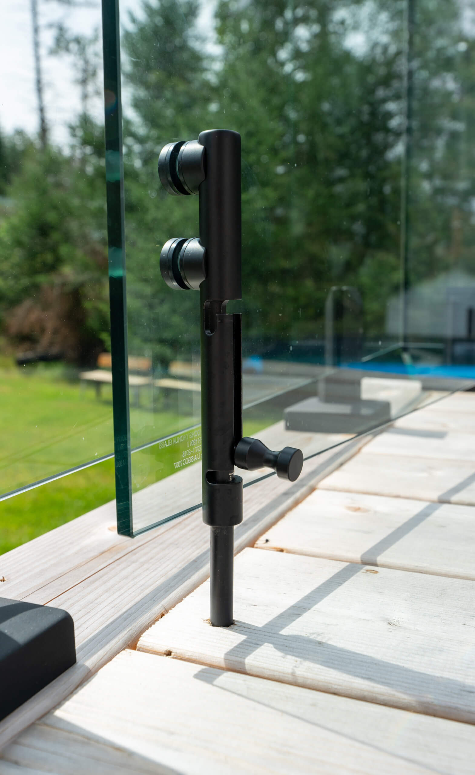 Verrou plancher pour porte en verre