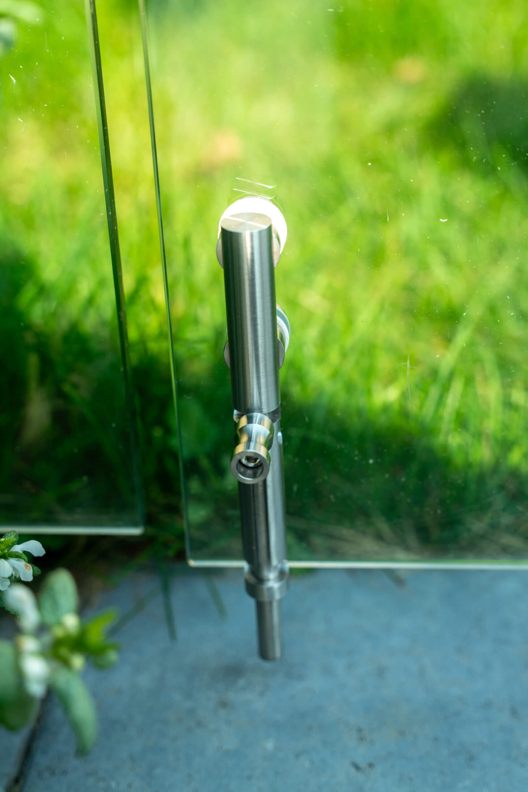 Verrou plancher pour porte en verre