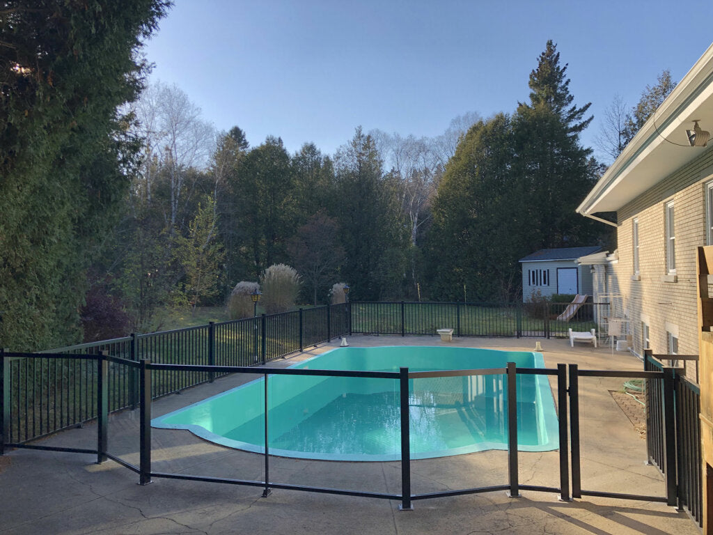 Clôture de piscine creusée en aluminium
