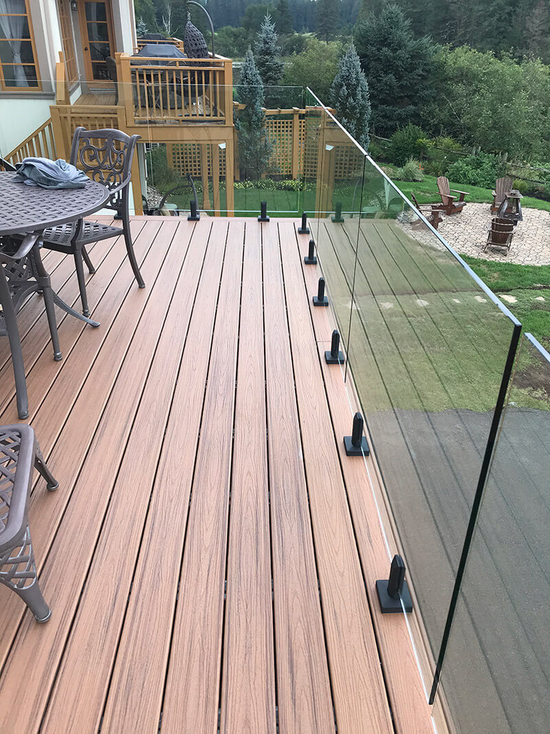Balcon en bois composite